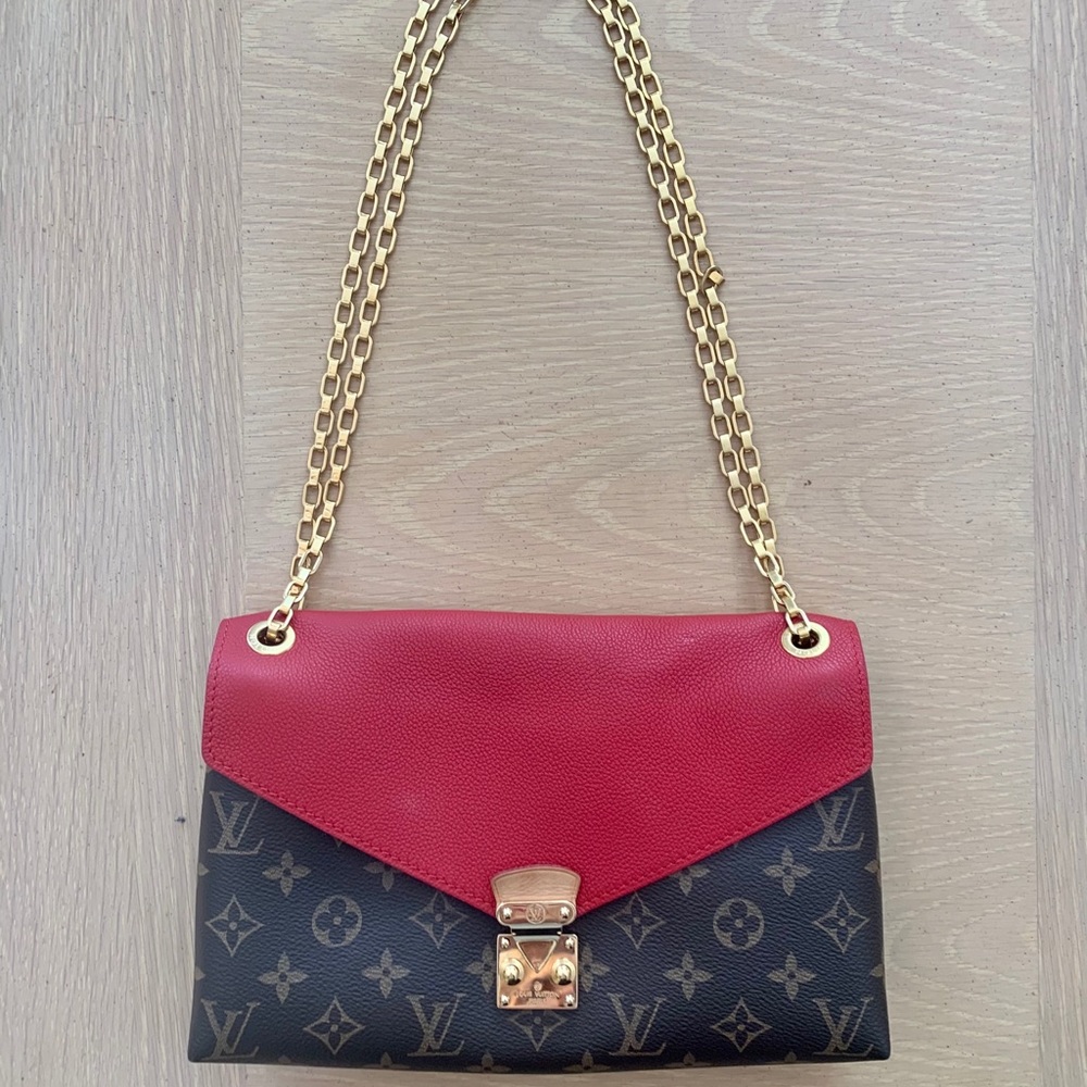 MINT LOUIS VUITTON PALLAS CHAIN CERISE CROSSBODY brand new prestige condition